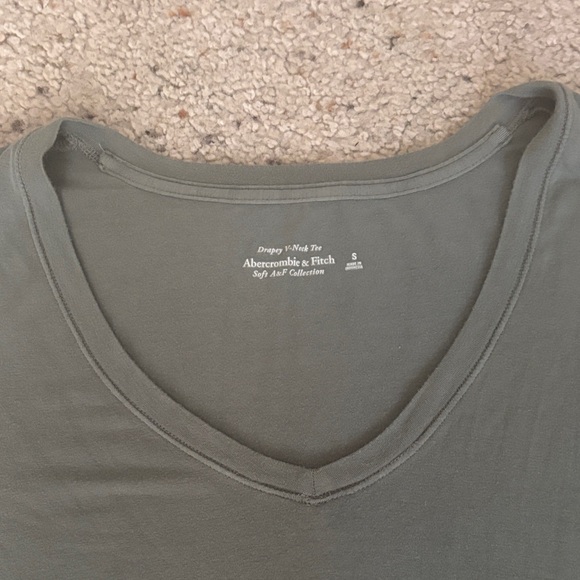 Abercrombie & Fitch Short Sleeve Tee in Dark Green - Picture 2 of 3